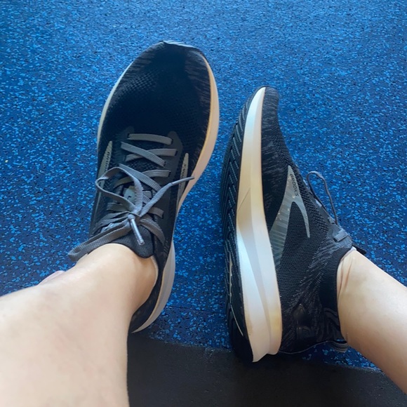 Brooks Shoes - Brookes levitate 4